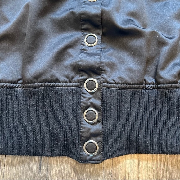 Rock L.A Fashion Black Cropped Satin Jacket Snaps Closure Fitted Petite 3/4 - Picture 6 of 12